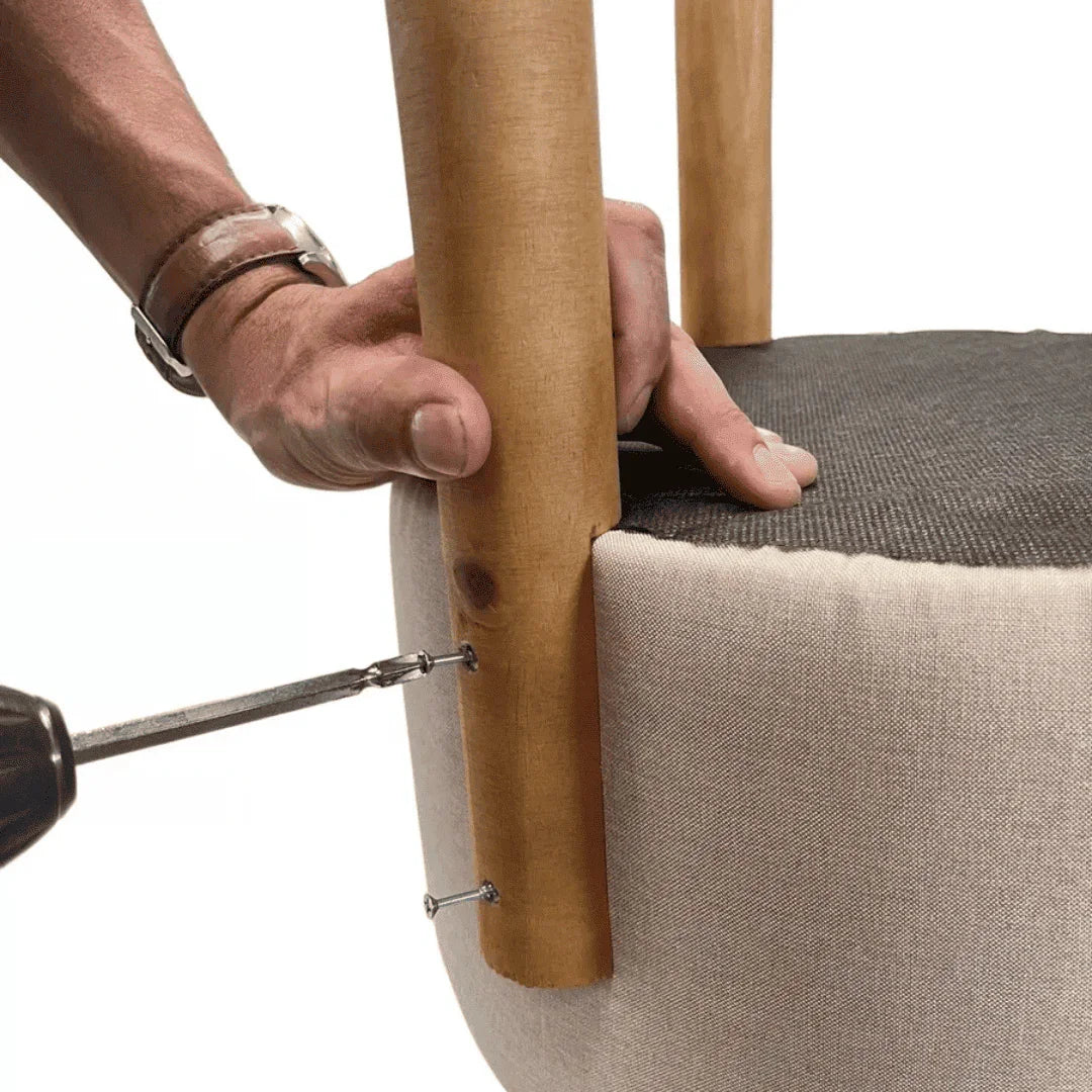 Kit com 2 Puffs Banqueta Estofados em Linho